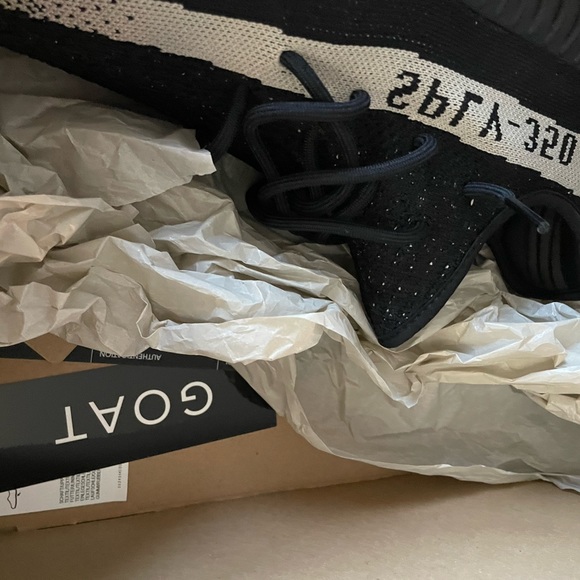 Yeezy boost 350 oreo like new main image 6